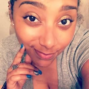 Meet your Posher, Monique